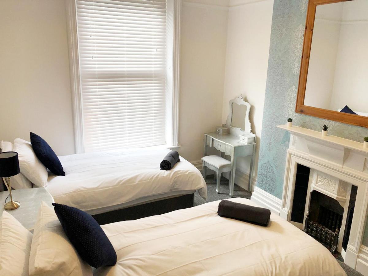 Summer Breeze. 3-Bed Apartment Close To The Beach Bournemouth Kültér fotó